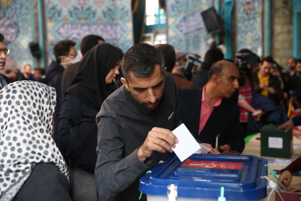Seulement 42% de participation aux legislatives en iran