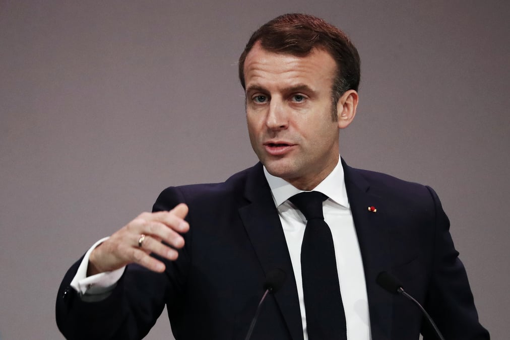 Macron maintient ses propos sur l'otan, appelle a une clarification