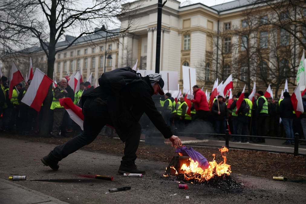 Des agriculteurs polonais manifestent a varsovie