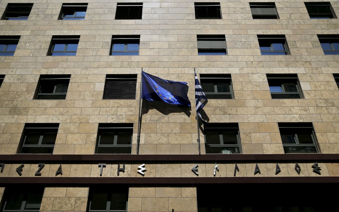 Les marches grecs en recul