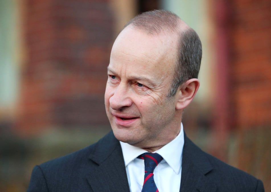 Gb: l'ukip vote en faveur du renvoi de son chef henry bolton