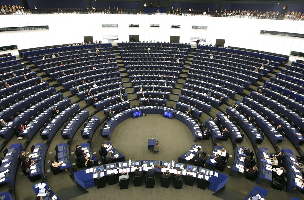 Strasbourg pour un gel des fonds si atteinte a l’etat de droit