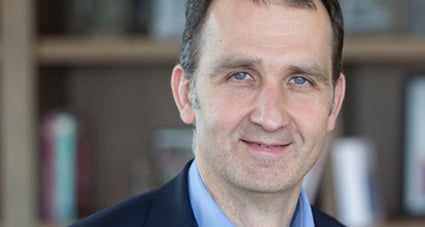 Pour Ludovic Sénécaut, PDG de SVP :  "les responsables d'organisations ont beaucoup de décisions à prendre, dans un cadre nouveau, ce qui soulève nombre d'interrogations. Au-delà de notre rôle habituel, il nous a paru important d'être solidaires et citoyens, et d'offrir nos services gratuitement".