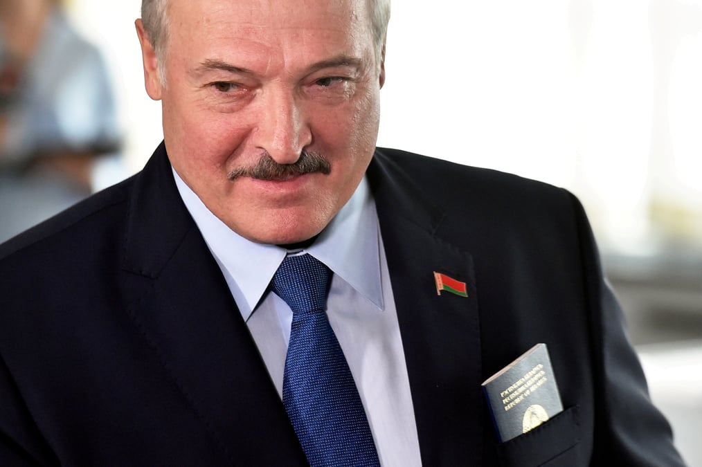 La suisse gele les avoirs du president bielorusse loukachenko
