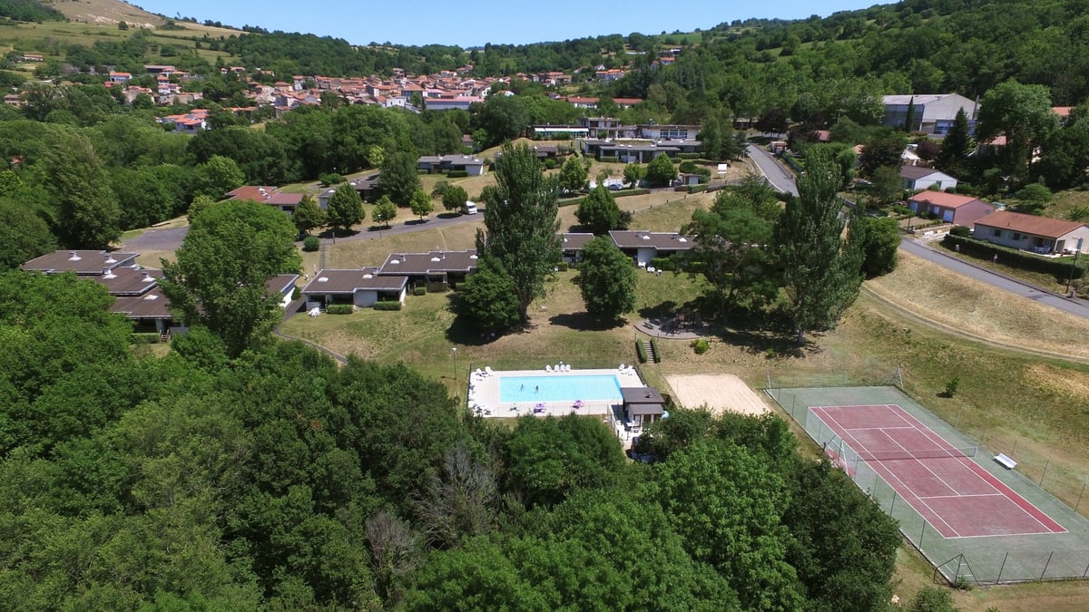 Niché en pleine nature, le village VVF de Montpeyroux dans le Puy-de-Dôme a enregistré une baisse de 10% de sa fréquentation en juillet.