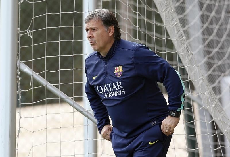 Football: le FC Barcelone interdit de transferts par la Fifa