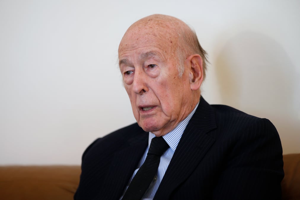 Valery giscard est mort, rapporte la radio europe 1