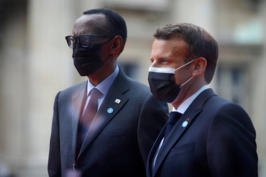 Macron arrive au rwanda pour normaliser les relations avec kigali