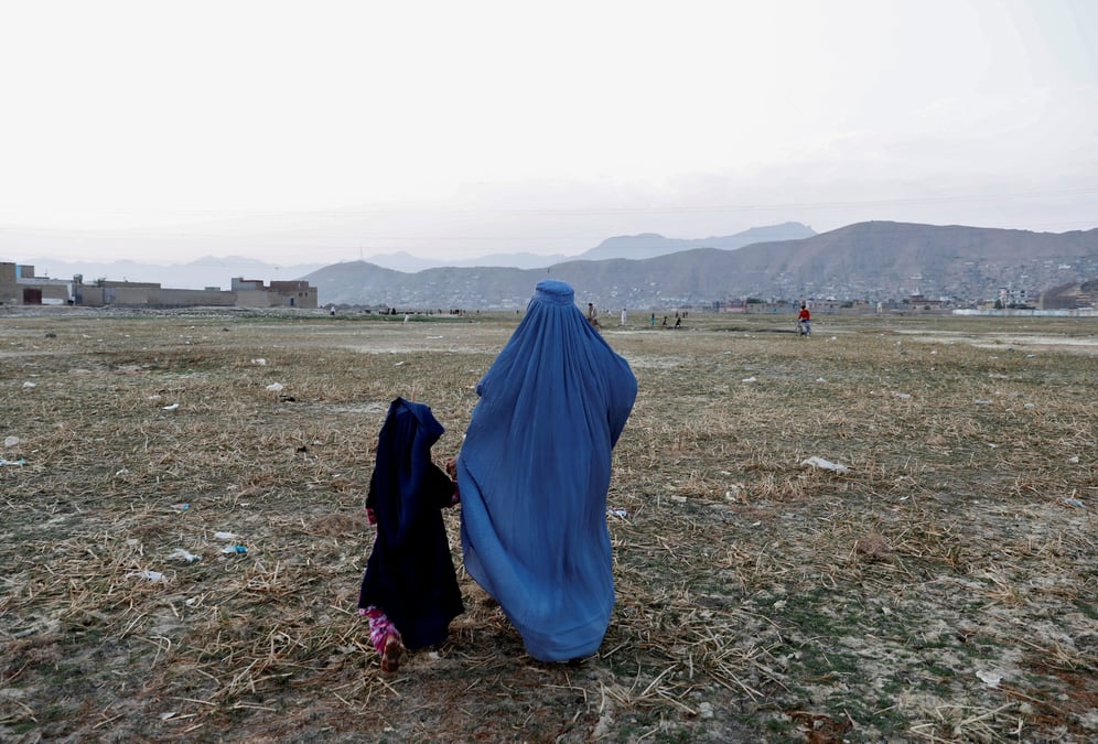 Afghanistan: les taliban imposent le port de la burqa aux femmes