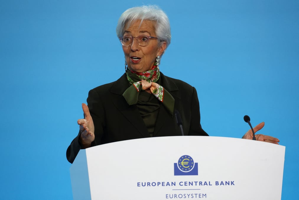 Christine lagarde, presidente de la bce, s'adresse aux journalistes apres la reunion de politique monetaire du conseil des gouverneurs, a francfort