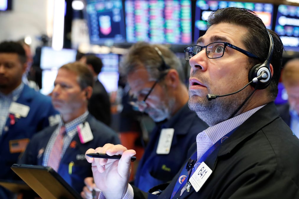 Wall street hesite dans les premiers echanges