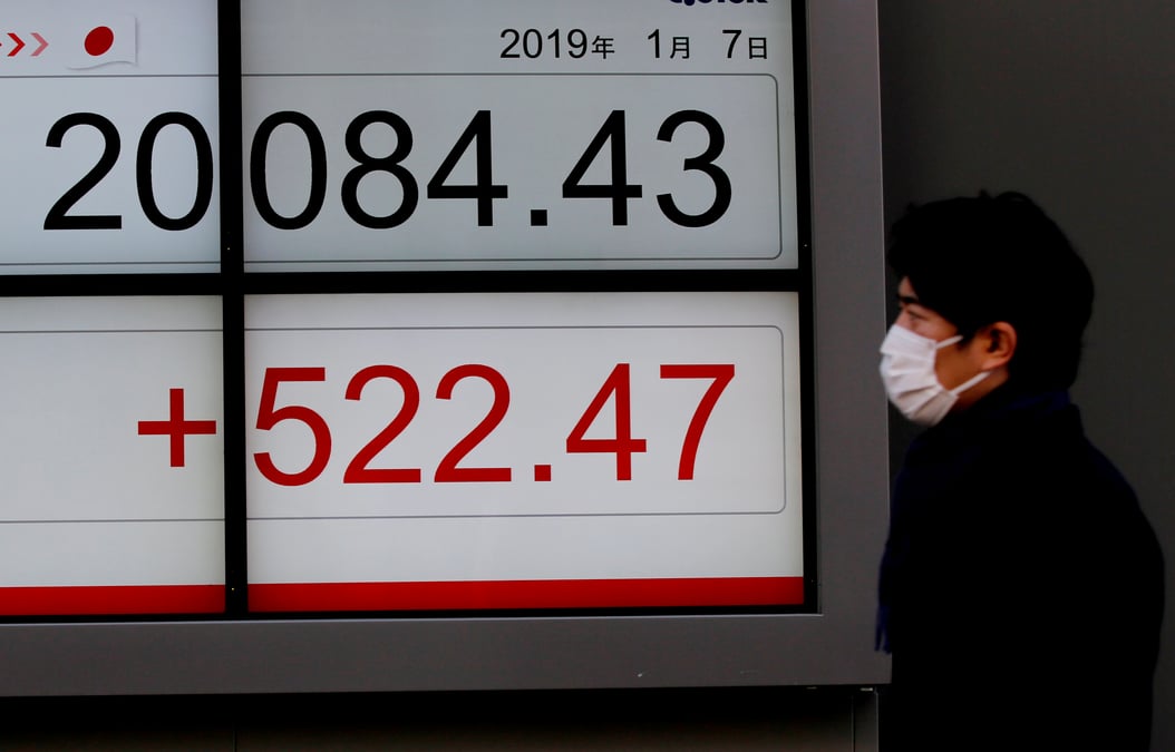Tokyo finit en hausse