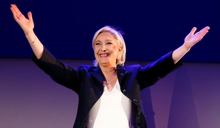 Le pen attaque macron sur le "terrorisme" et la mondialisation