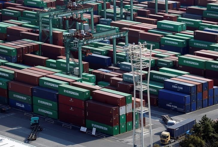 L'excedent commercial augmente plus que prevu dans la zone euro