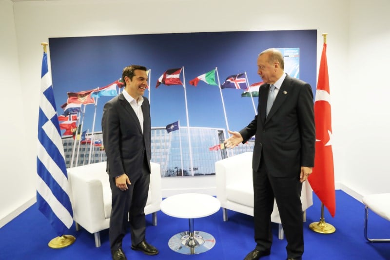 Tsipras et erdogan promettent d'oeuvrer a l'apaisement des tensions