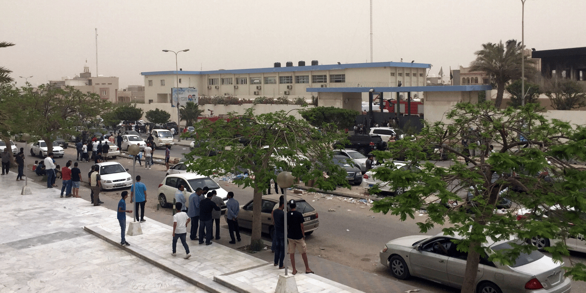 Douze morts dans une attaque contre la commission electorale a tripoli