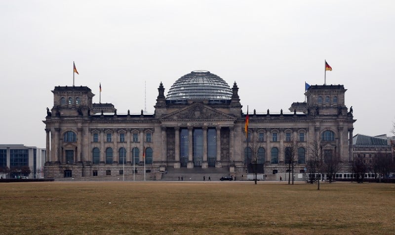 Allemagne: amende pour les reseaux sociaux laxistes face a la haine