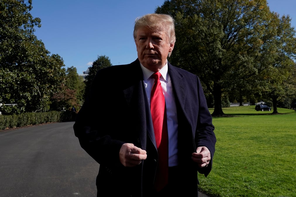 Trump se mele a nouveau des elections gb, dit a johnson et farage de s'allier