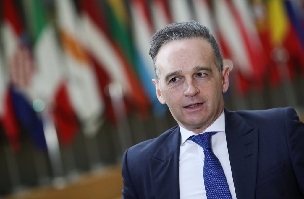 L'ue pourrait imposer des sanctions a la birmanie en dernier recours, dit berlin