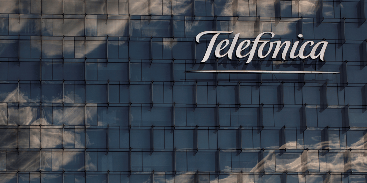 Telefonica abaisse son dividende, repli du benefice en 2020 avec la pandemie