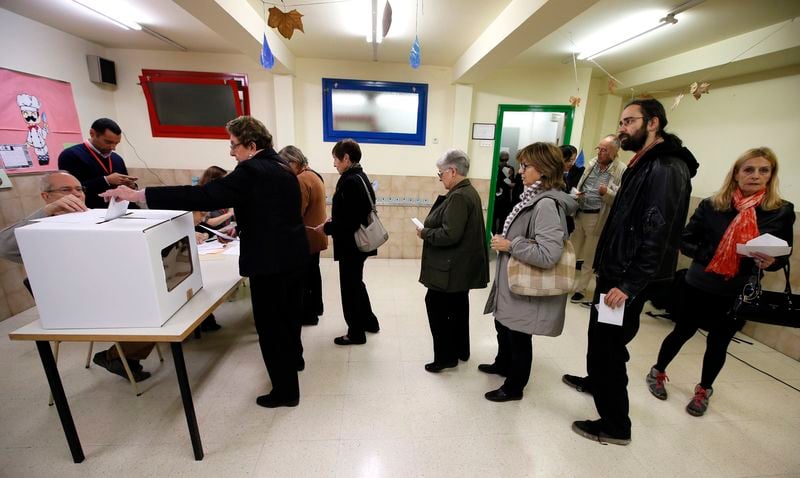 Les Catalans votent symboliquement sur l'indépendance
