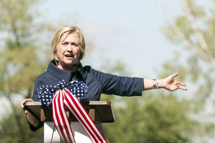 Hillary cinton s'excuse d'avoir utilise sa messagerie privee