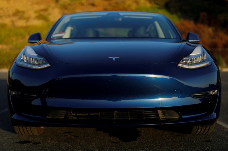 Panasonic evoque des penuries de batteries pour la model 3 de tesla