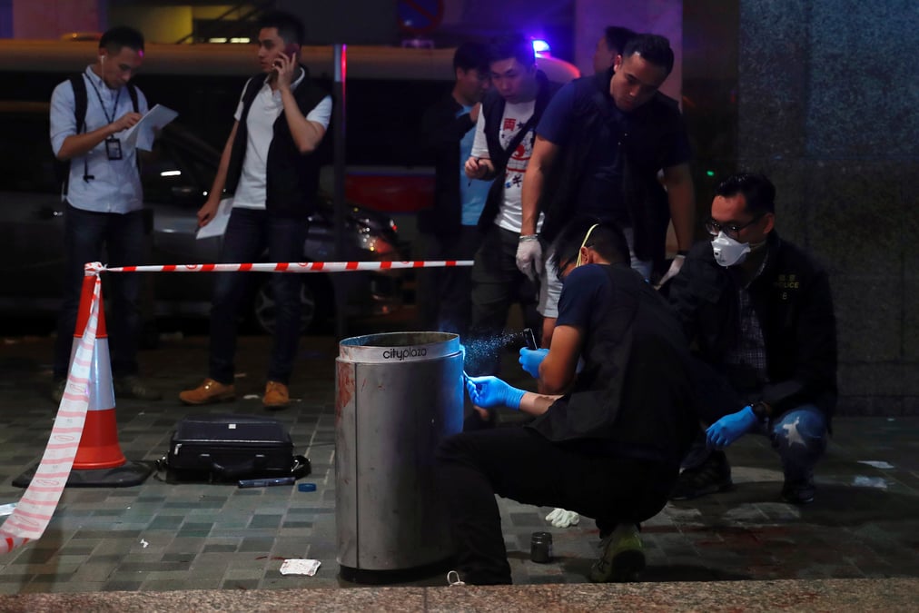 Deux blesses graves apres les manifestations du week-end a hong kong