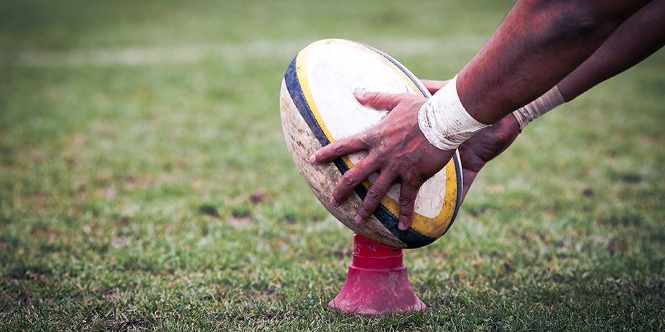 Ballon de rugby avant une transformation