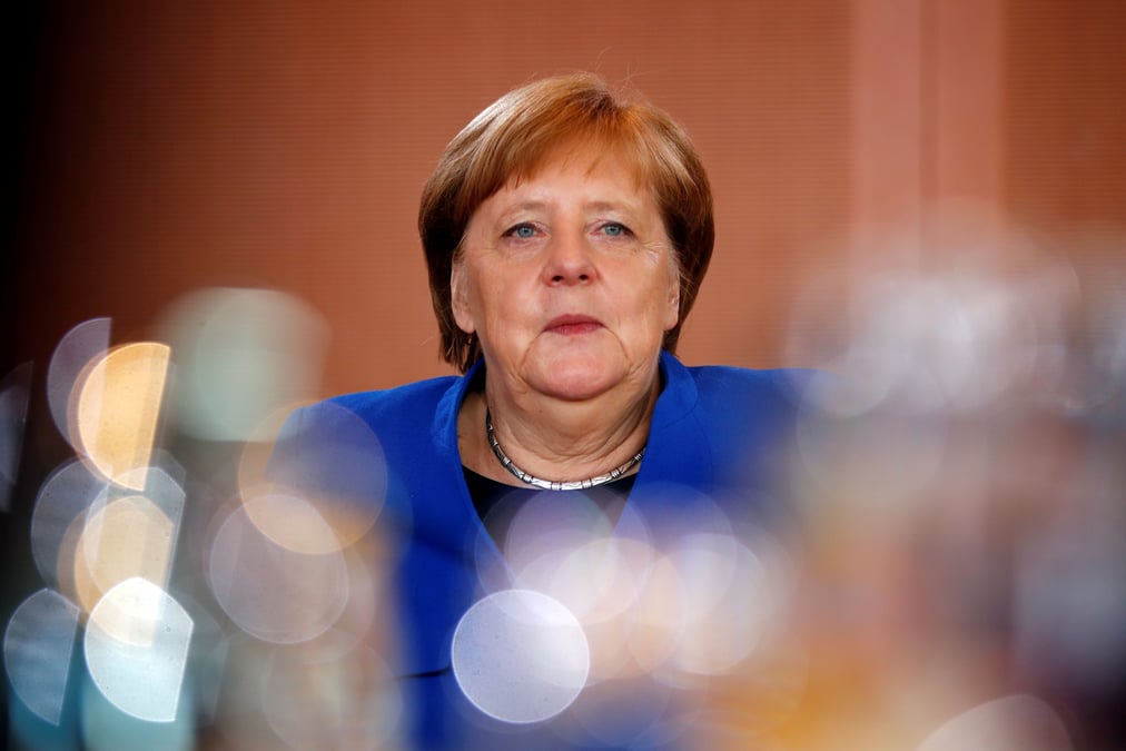 Merkel evoque des "debats intenses" et des "differences de mentalite" avec macron