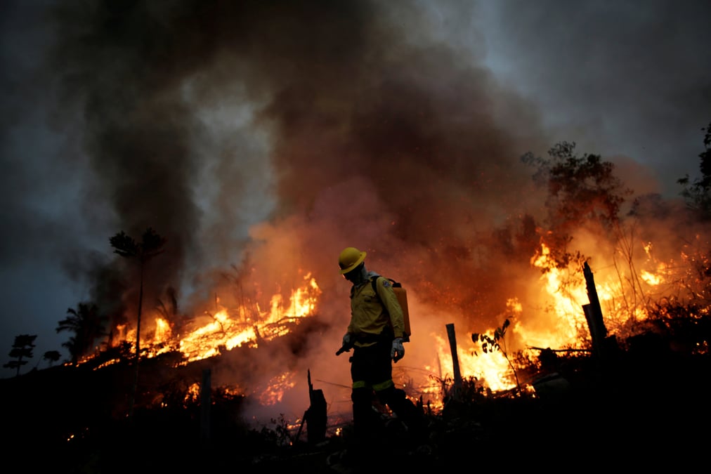 Bresil: pour bolsonaro, les incendies en amazonie sont "un mensonge"