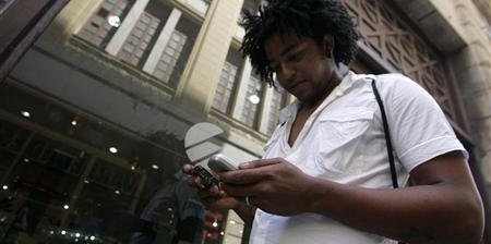 UN MILLION DE TÉLÉPHONES PORTABLES À CUBA
