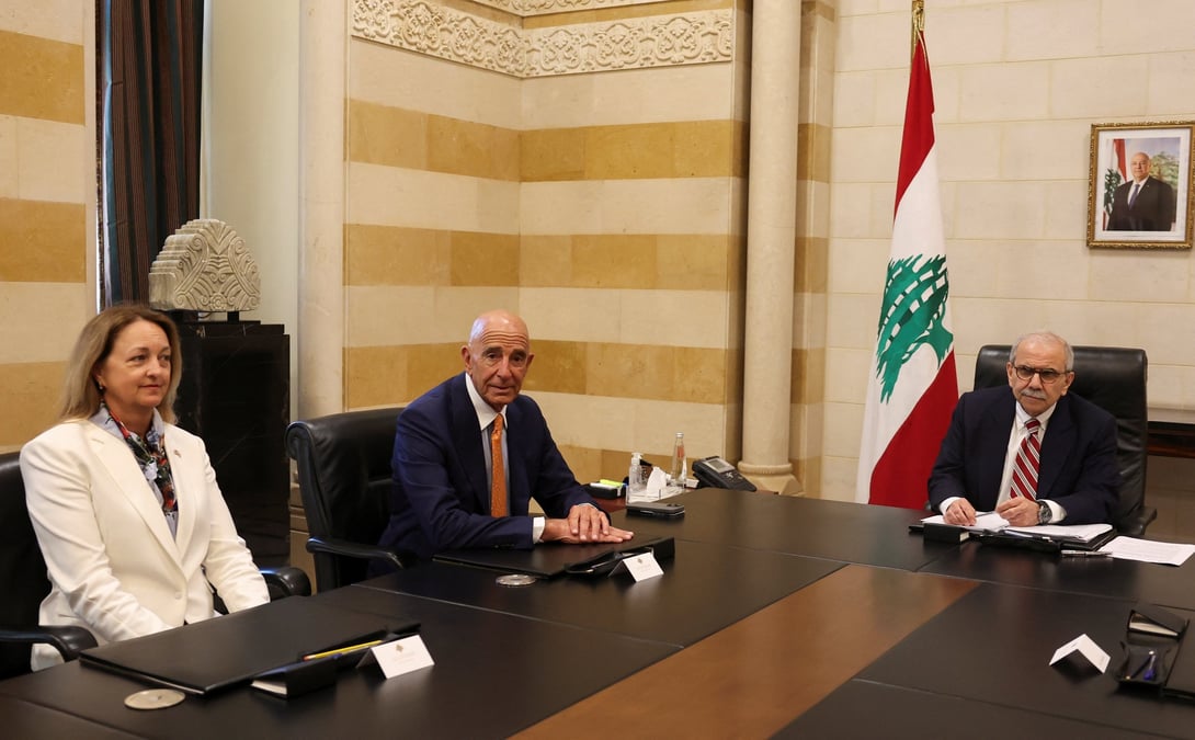 L'envoye spécial des Etats-Unis pour la Syrie, l'ambassadrice des Etats-Unis au Liban et le Premier ministre libanais a Beyrouth.