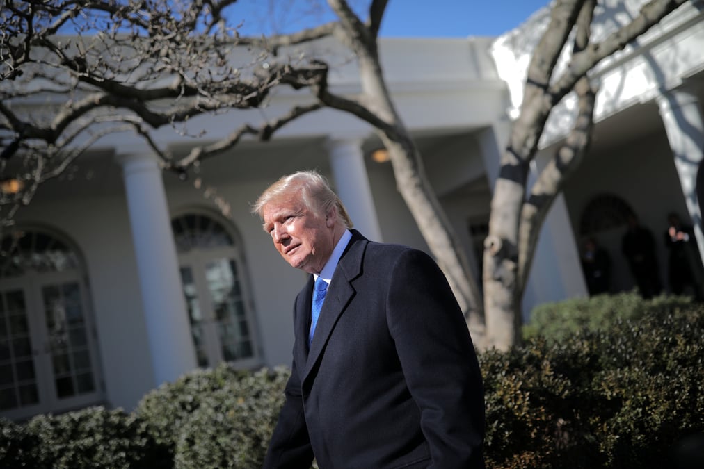 Donald trump renouvelle le programme de surveillance de la nsa
