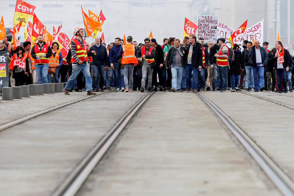 Sondage elabe: le soutien a la greve a la sncf s'effrite