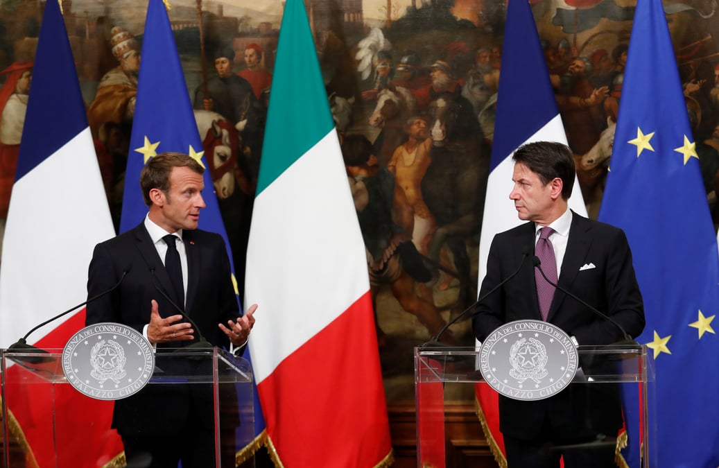 Migrants: l'ue n'a pas ete assez solidaire avec l'italie, dit macron