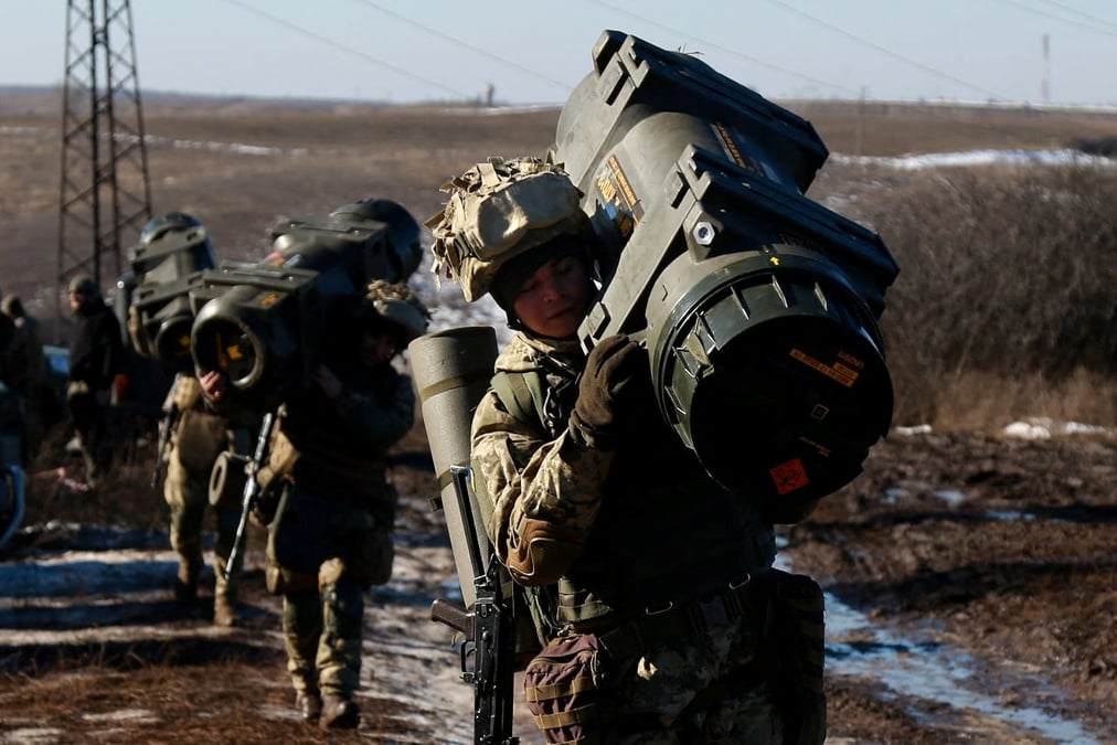 Pour le kremlin, l'ue agit de maniere "hostile" en livrant des armes a l'ukraine