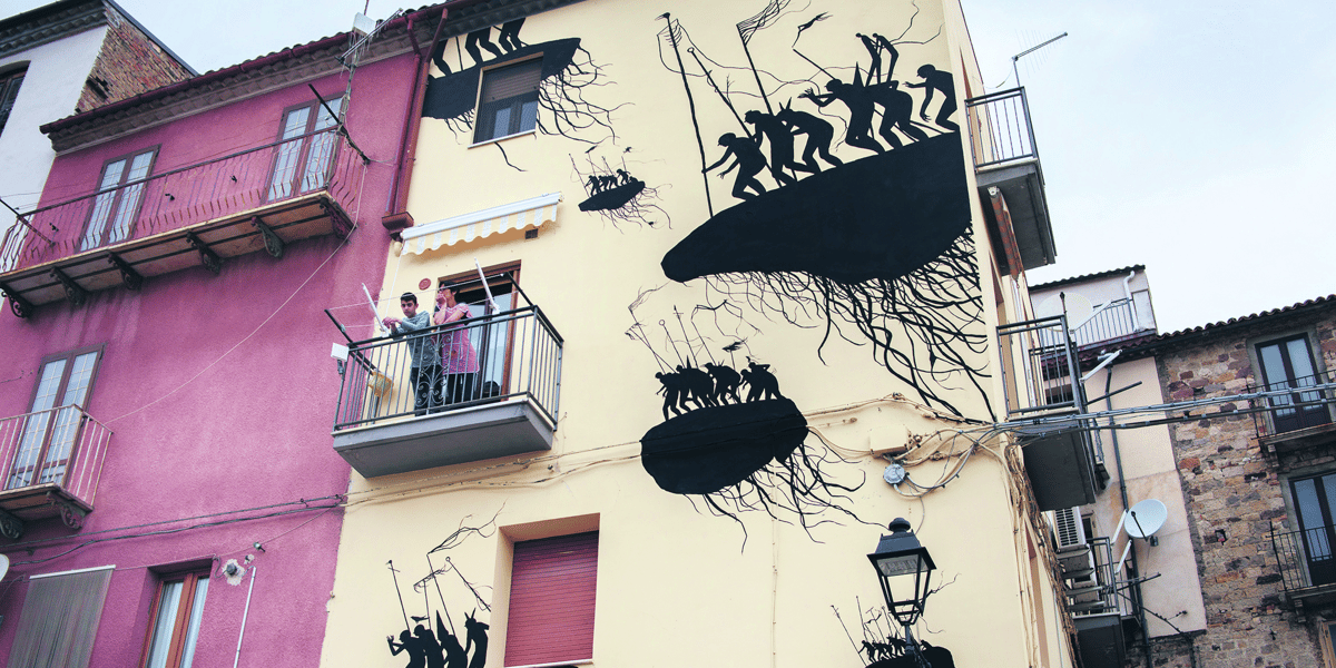 Cet été, des grands noms du « street art » réaliseront des fresques sur les façades nazairiennes. Ici, une œuvre de David de la Mano.