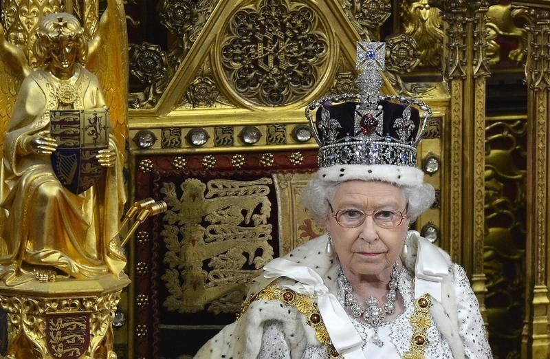 Elizabeth ii bat le record de longevite sur le trone britannique