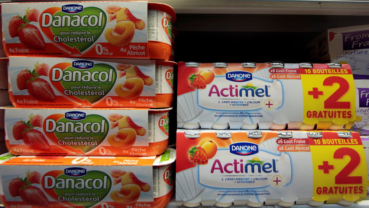 Danone ralentit le pas en 2016 et lance un programme d'economies