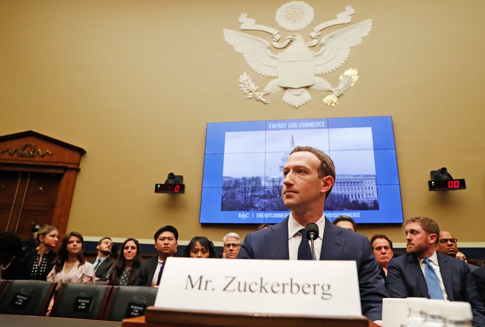 Zuckerberg dit que ses propres donnees facebook ont ete detournees
