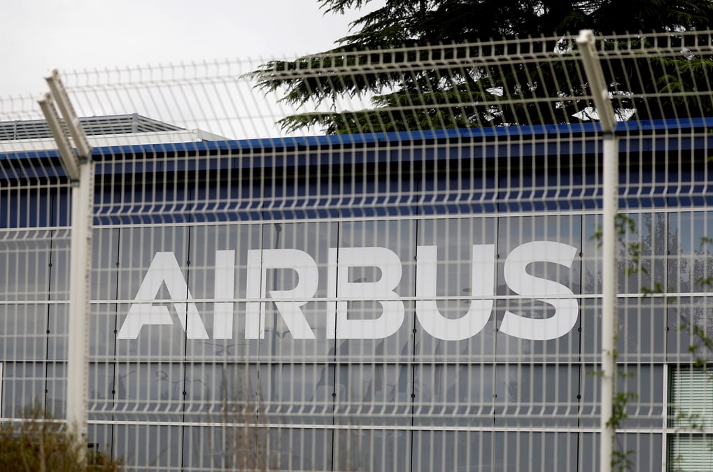 Usa et ue suspendent les surtaxes liees au conflit airbus-boeing, selon bloomberg