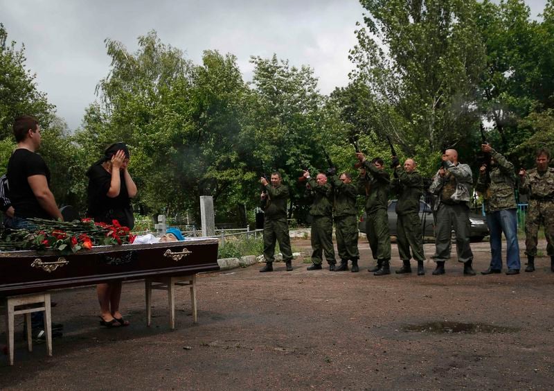 Six rebelles tués en Ukraine près de l'aéroport de Donetsk