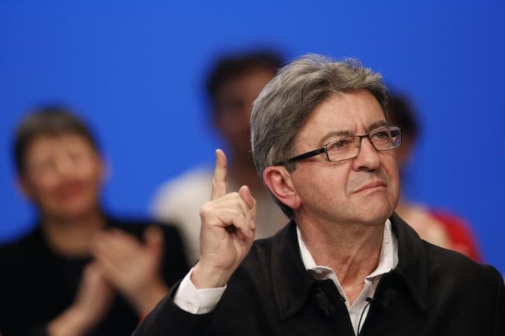 La primaire a gauche fait le jeu de macron plus que de melenchon