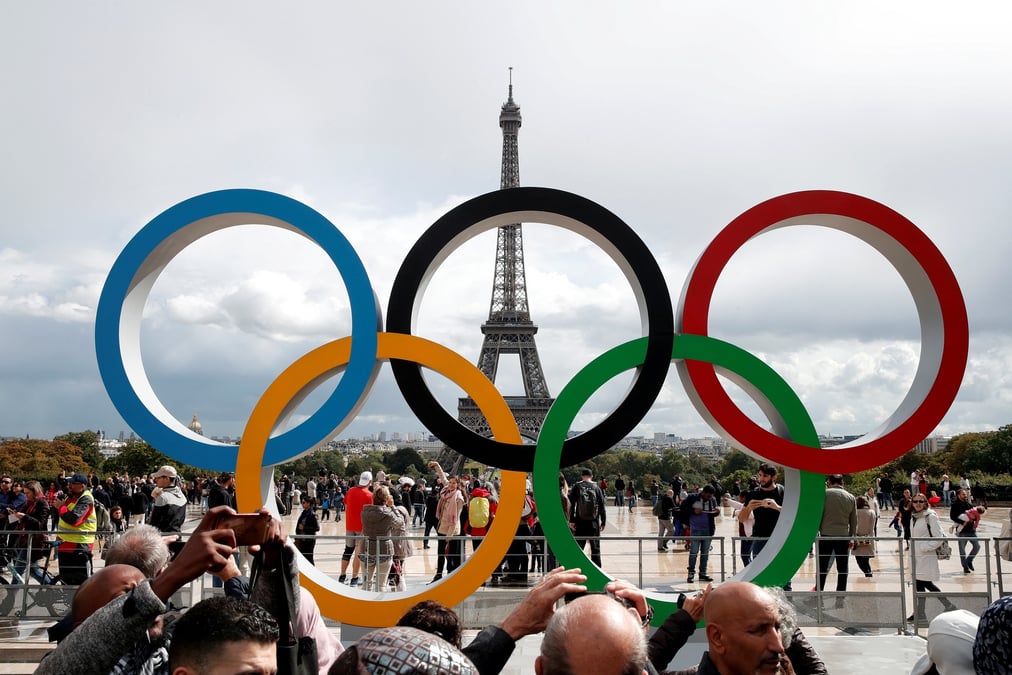 Les anneaux olympiques a paris, ou auront lieu les jo de 2024