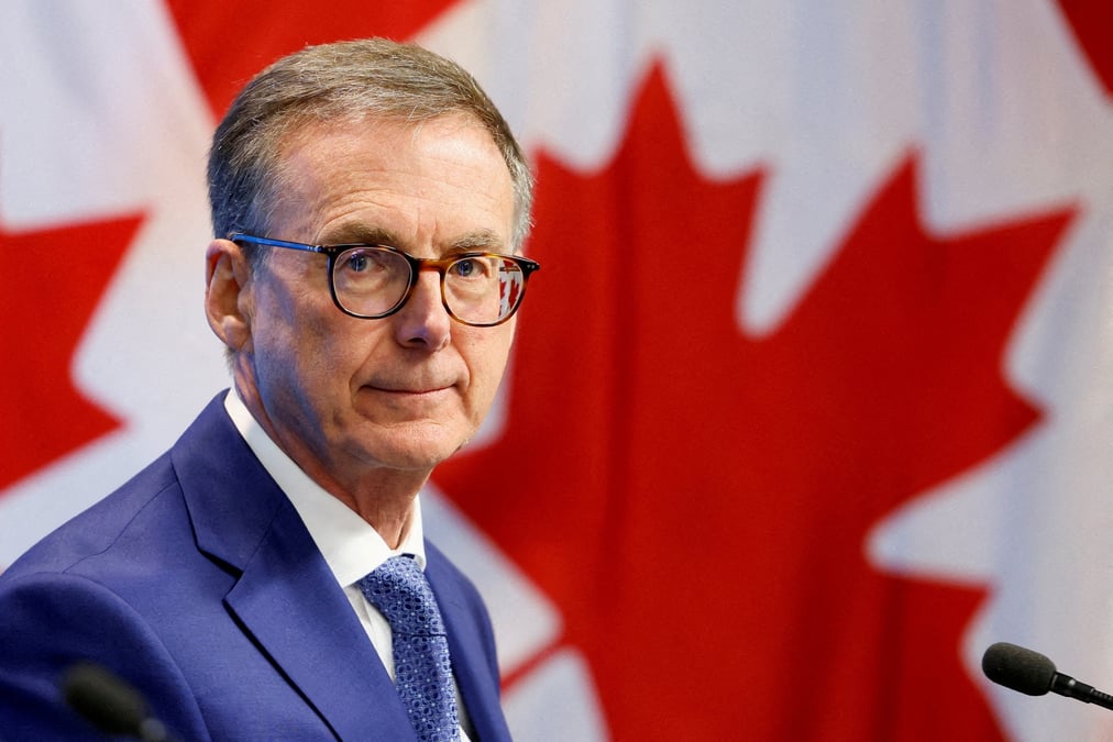 Le gouverneur de la banque du canada, tiff macklem, participe a une conference de presse, apres avoir reduit le taux d'interet cle, a ottawa