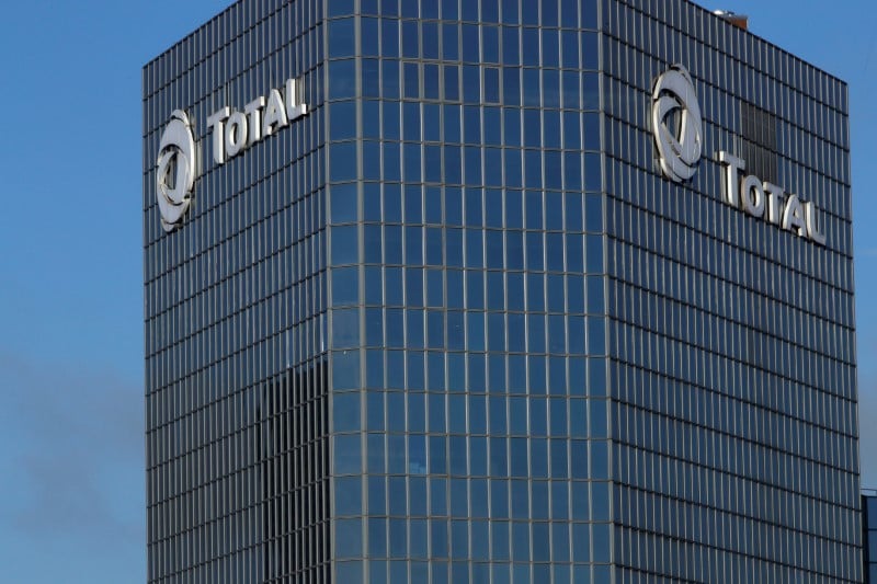 La libye examine l'accord total-marathon oil
