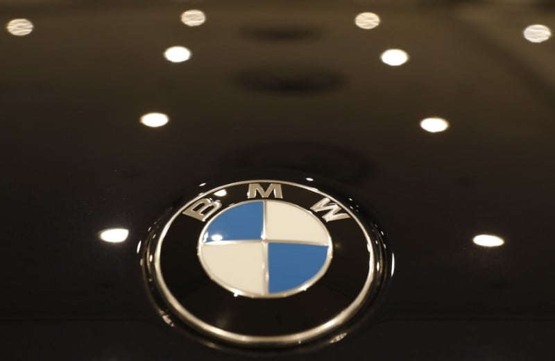 Bmw passe en revue des scenarios mais reaffirme ses perspectives