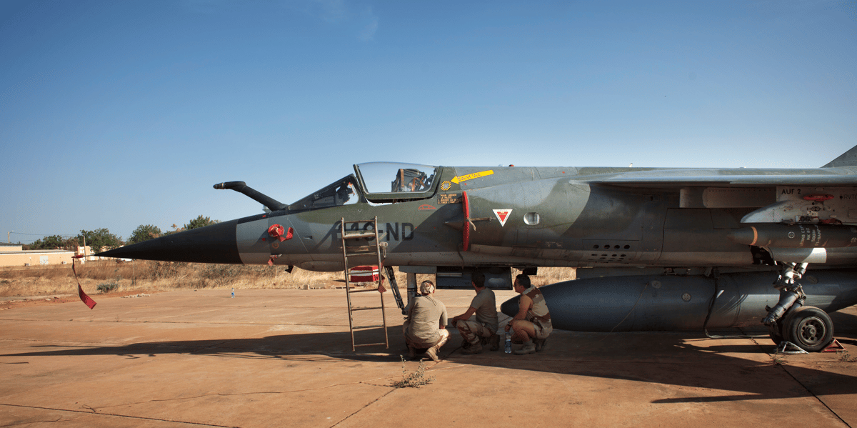 Armée française avion de chasse mirage militaires air force