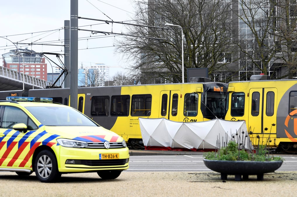 La fusillade d'utrecht a fait trois morts et neuf blesses, dit le maire de la ville